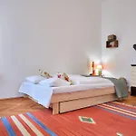 Slow Living I Schoenbrunn Und Park Naehe I Penzing Bahnhof