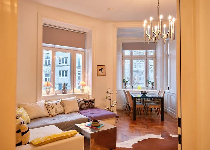 Slow Living I Schoenbrunn Und Park Naehe I Penzing Bahnhof