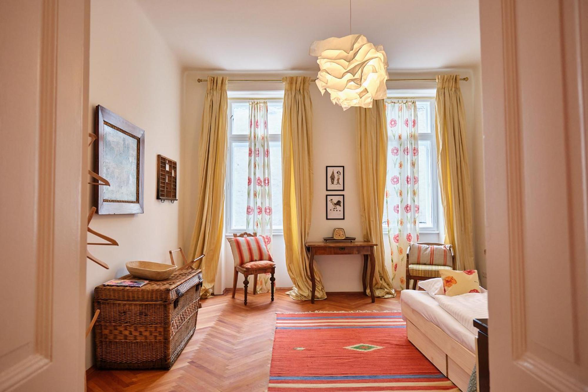 Slow Living I Schoenbrunn Und Park Naehe I Penzing Bahnhof Apartment