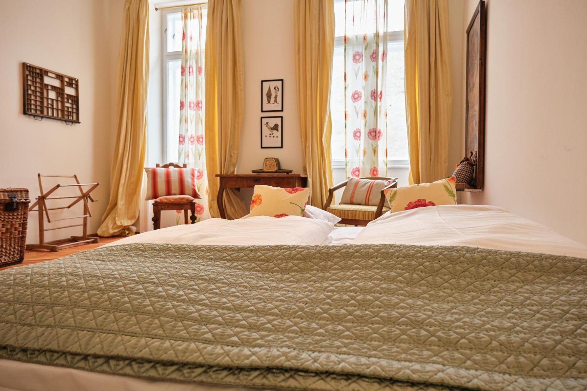 Slow Living I Schoenbrunn Und Park Naehe I Penzing Bahnhof * Wien