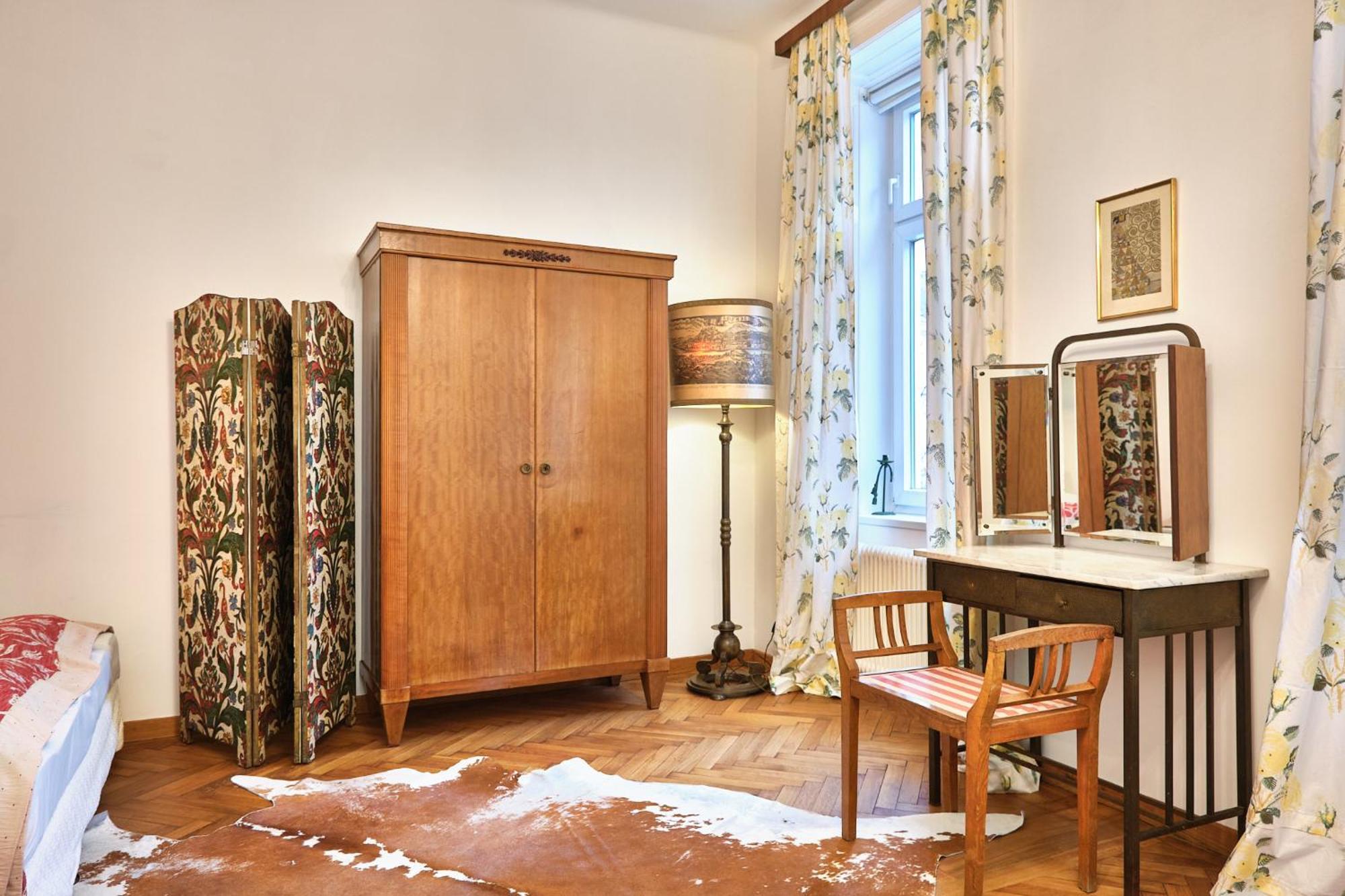 Slow Living I Schoenbrunn Und Park Naehe I Penzing Bahnhof * Wien