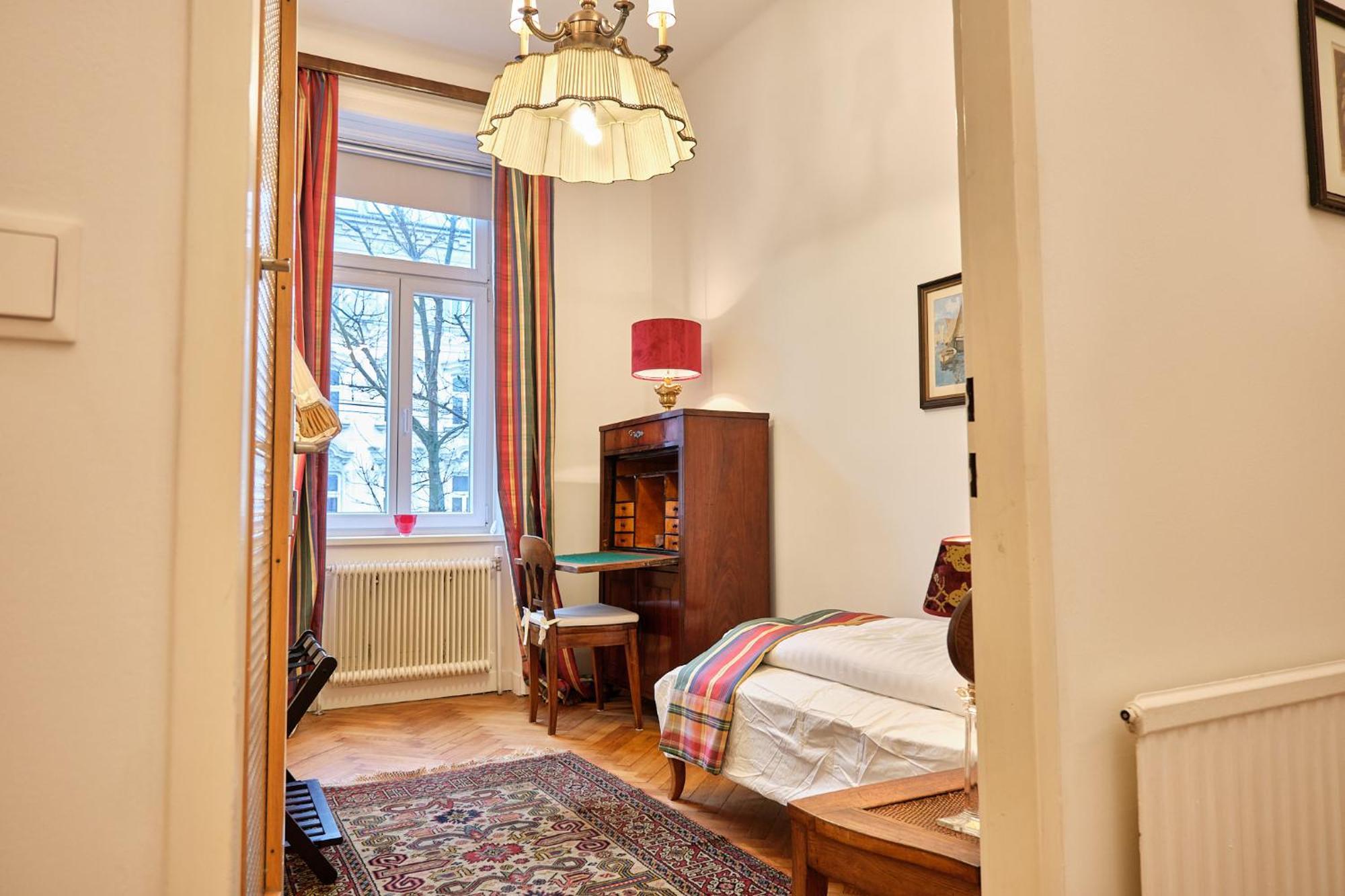 Slow Living I Schoenbrunn Und Park Naehe I Penzing Bahnhof Apartment