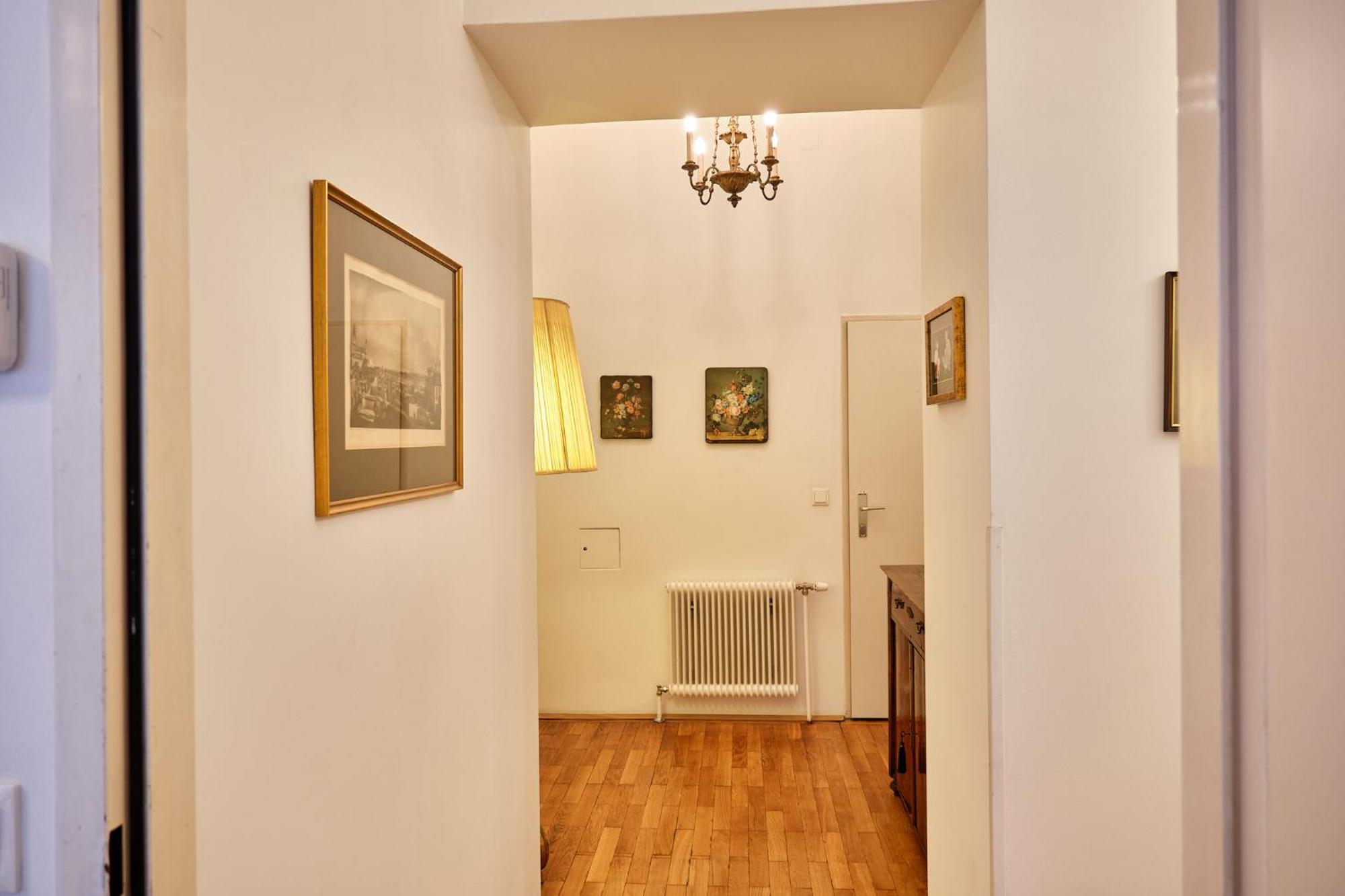 Slow Living I Schoenbrunn Und Park Naehe I Penzing Bahnhof Apartment